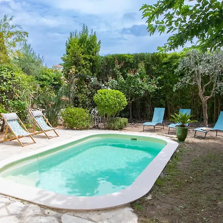 C8 - Lovely House 4 Bdr - Pool, Ac, Garage & Wifi فيلة