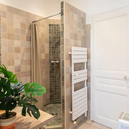 C8 - Lovely House 4 Bdr - Pool, Ac, Garage & Wifi * كان
